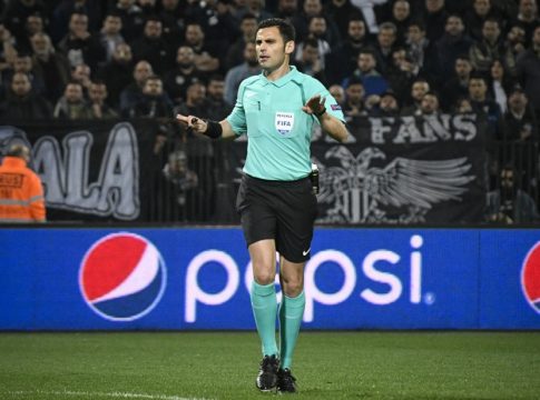 Γκολ-οφσάιντ του Άρη μέτρησε ο Κομίνης από το VAR (vd)