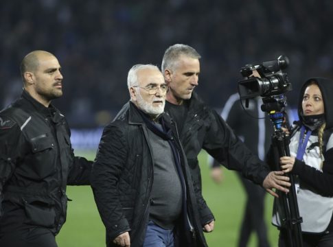 Τα φιλαράκια τα καλά, που τα λεν΄ Θωμαίδη-Καραπαπά