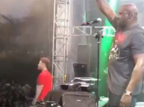 O Σακ τα σπάει ως Dj (vid)