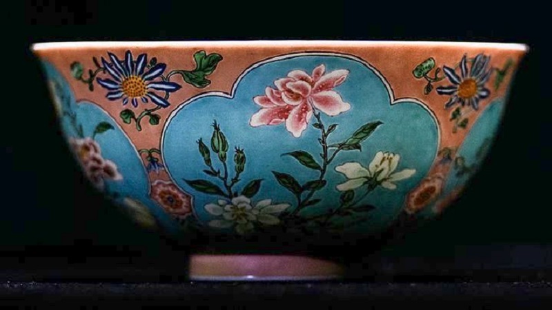 Μπολ της δυναστείας Τσινγκ εκτιμάται ότι θα πωληθεί 20 εκατ. ευρώ
