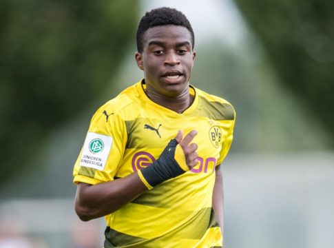 Μπορούσια Ντόρτμουντ : Δεν σταματάει να σκοράρει ο 13χρονος Μουκοκό