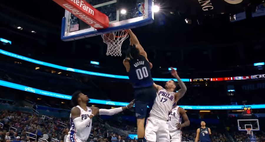 Στην κορυφή του TOP 10 ο… ιπτάμενος Γκόρντον! (vid)