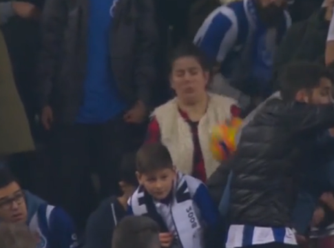 Επικό σκηνικό σε εντός έδρας αγώνα της Πόρτο! (vid)
