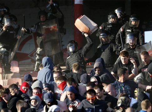 Άγριο ξύλο στο Ερυθρός Αστέρας – Παρτιζάν! (vds)