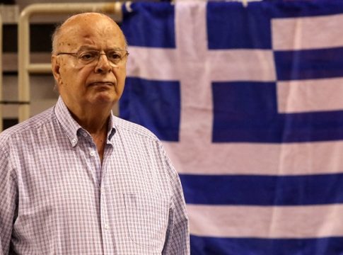 Βασιλακόπουλος : Μένει μόνος του