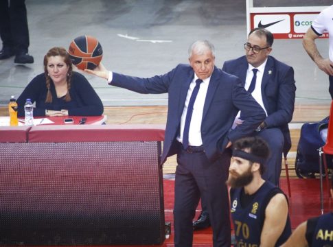 Φενέρμπαχτσε : «Έχουμε μια ευκαιρία να τελειώσουμε τη σειρά» δήλωσε ο Ομπράντοβιτς