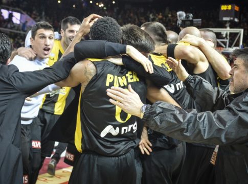 Πανηγύρισαν με τη ψυχή τους την πρόκριση (vid)