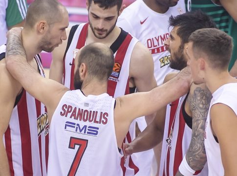 Ένας για όλους και όλοι για έναν…