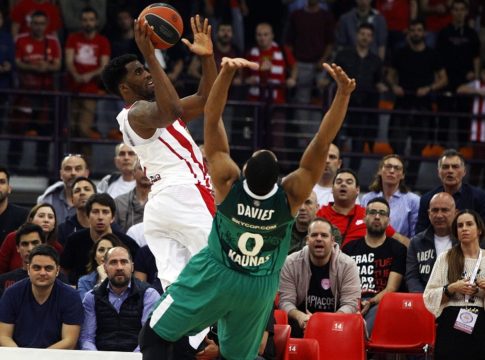 LIVE : Ολυμπιακός – Ζαλγκίρις 79-68 (Τελικό)
