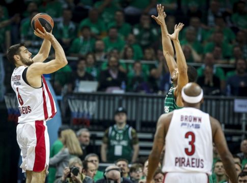 Παπαπέτρου at the buzzer (vid)