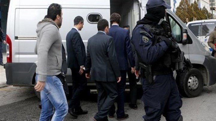 Eλεύθερος ο ένας από τους 8 Τούρκους αξιωματικούς