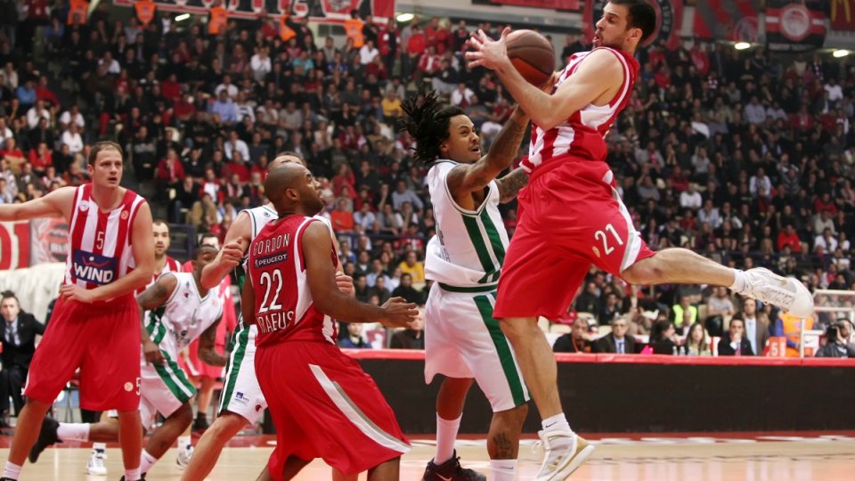 Η Euroleague θυμήθηκε τo +48 του Oλυμπιακού επί της Σιένα (vid)