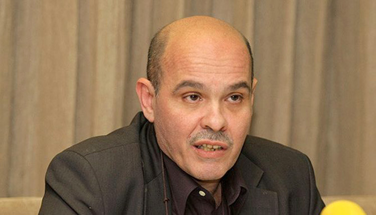 Αντίθετος στην αναδοχή από ομόφυλα ζευγάρια ο Μιχελογιαννάκης