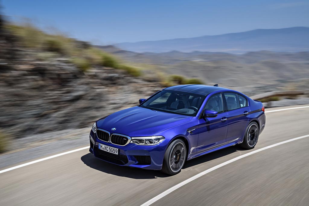BMW M5: Παγκόσμιο Αυτοκίνητο Επιδόσεων
