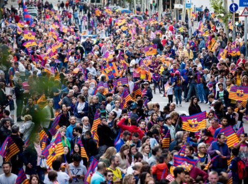 Όλη η Βαρκελώνη στο πόδι για το 25ο πρωτάθλημα της Μπάρτσα! (pics, vids)