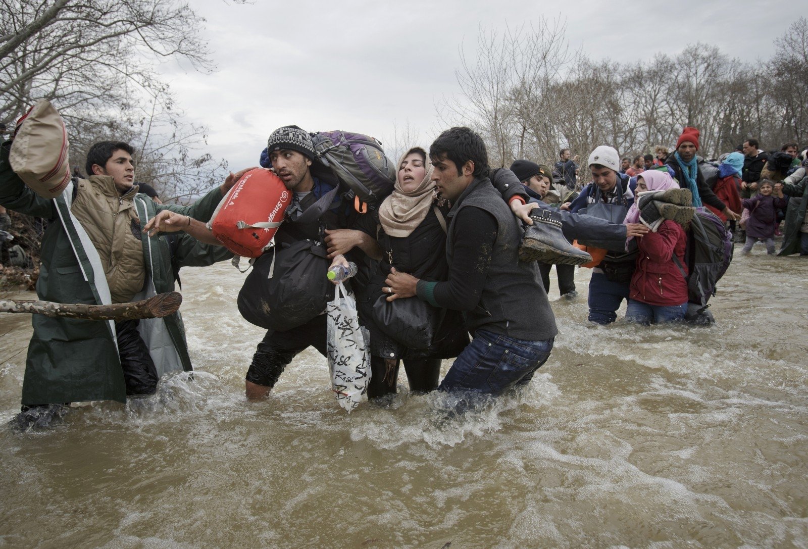 Μία γυναίκα και δύο παιδιά αγνοούνται στον Έβρο