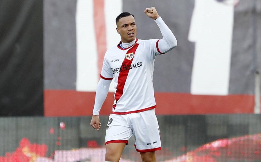 ΑΕΚ : Ματιές στον Ντε Τόμας