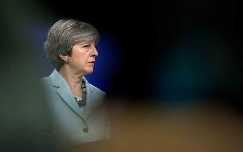 Nέα πολιτική ήττα Μέι με αιχμή το Brexit