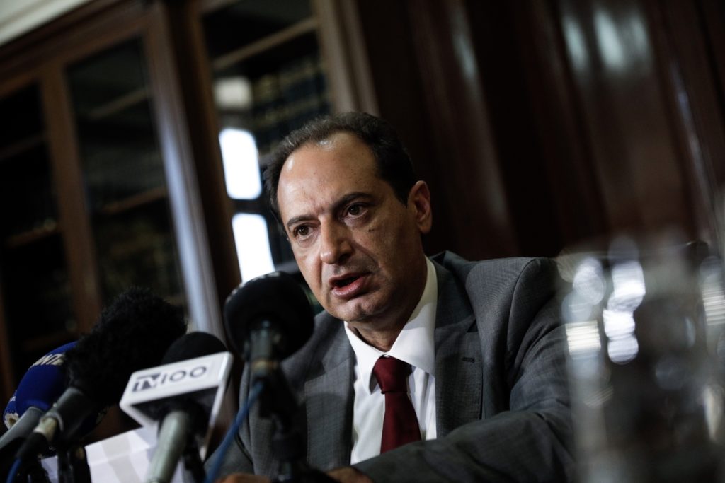 Σπίρτζης: Για να φύγει κάποιος από την Ελλάδα θα πρέπει να έχει έδρα την Ελλάδα