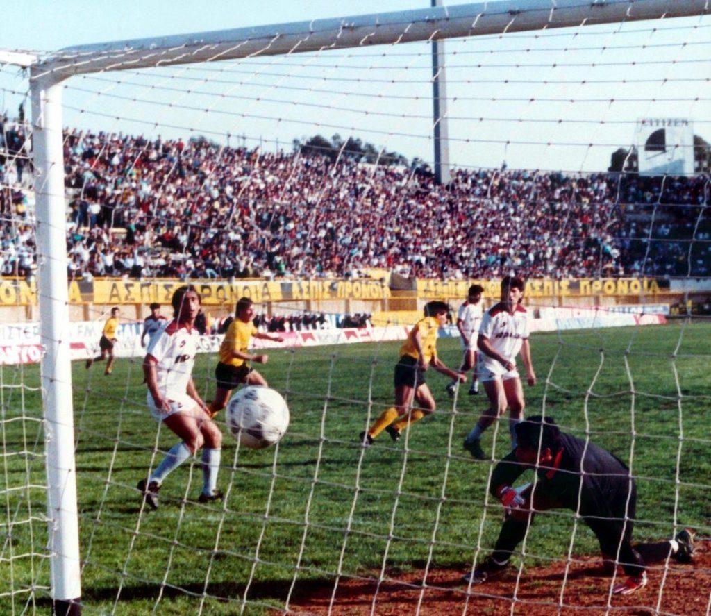 Οταν το ΑΕΚ-Λάρισα τελείωνε 3-3 το 1989 (vid)