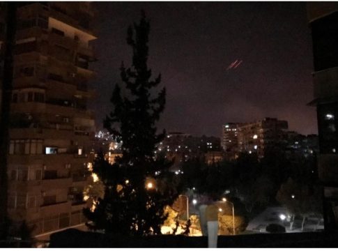 ΗΠΑ-Βρετανία-Γαλλία βομβάρδισαν τη Συρία