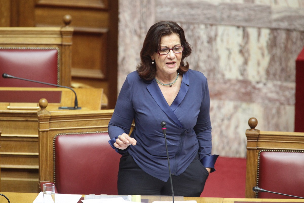Φωτίου: Τα ομόφυλα ζευγάρια θα είναι μόνο ανάδοχοι γονείς, ο νόμος δεν προβλέπει υιοθεσία