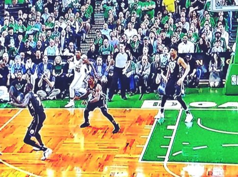 Μπακς : Για αυτή τη φάση διαμαρτύρονται