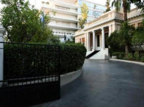 Mαξίμου: Όχι στις διαδικασίες fast track για τη συμφωνία των Πρεσπών