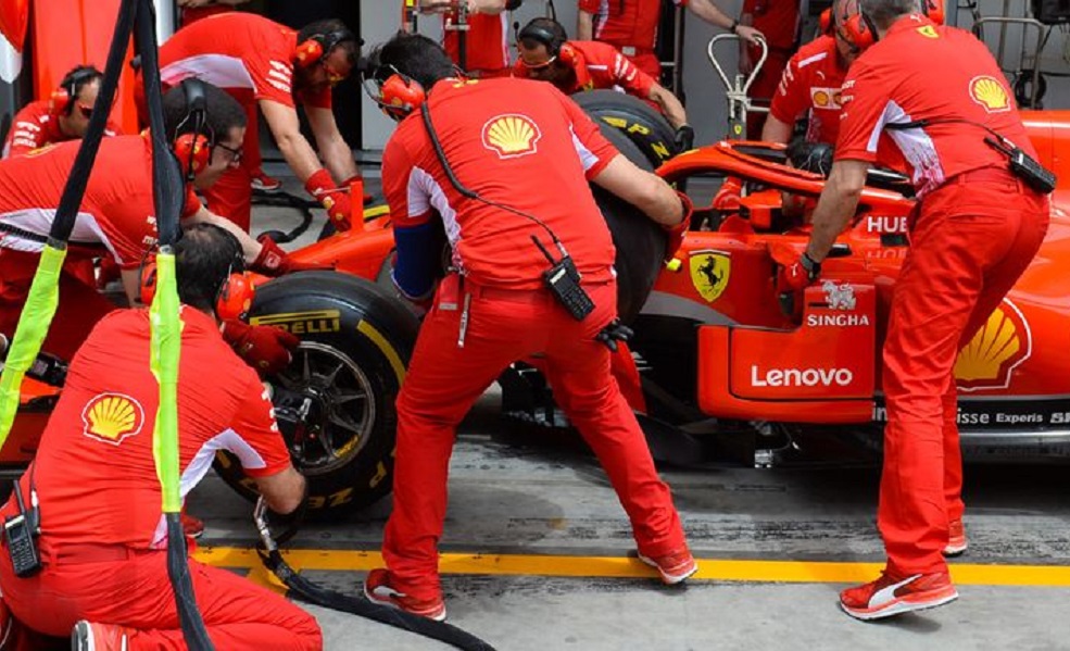 Ο τραυματισμός του μηχανικού της Ferrari στο πιτ στοπ του Ραϊκόνεν (vid)
