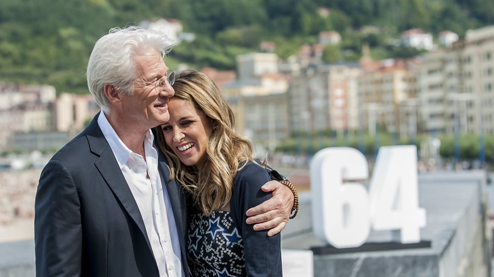 Ο 68χρονος Richard Gere παντρεύτηκε την 35χρονη σύντροφό του