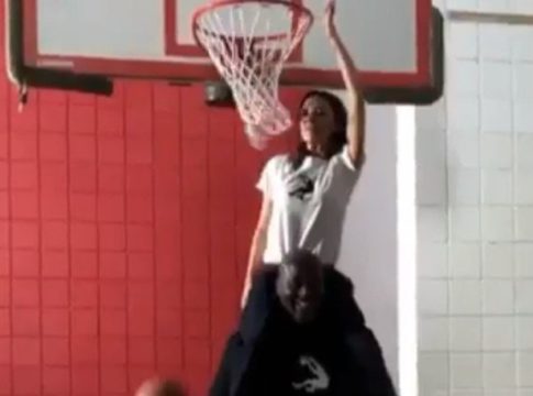 Η Βικτόρια στις πλάτες του Σακίλ (vid)