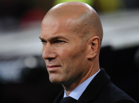 Ψάχνει το «καρφί» των αποδυτηρίων της Ρεάλ Μαδρίτης ο Ζιντάν