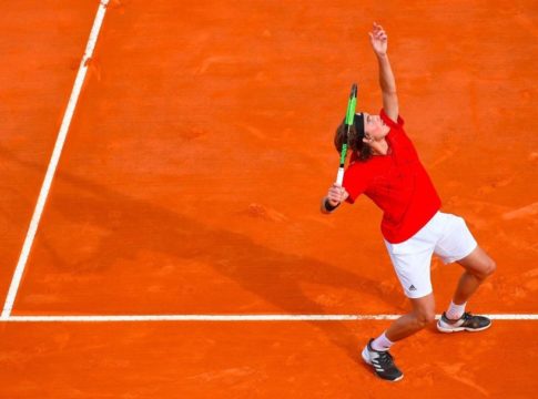 Απίστευτος Τσιτσιπάς, στους «16» της Βαρκελώνης (vid)