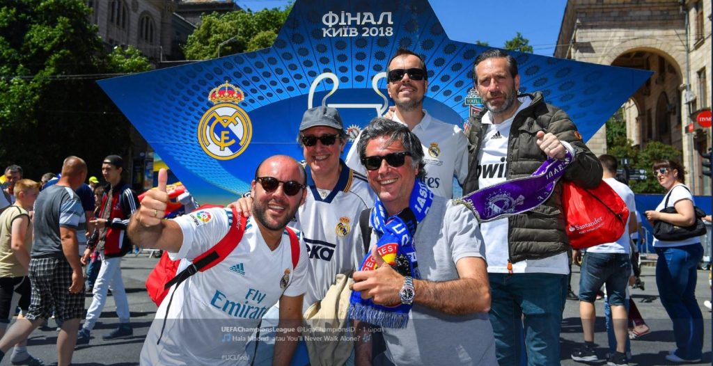 «Hala Madrid» και «You’ll Never Walk Alone» μαζί! (pic)