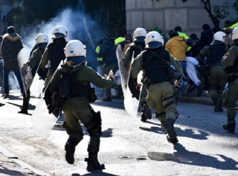 ΑΕΚ – ΠΑΟΚ : Έκαψαν αυτοκίνητο οπαδών του ΠΑΟΚ!