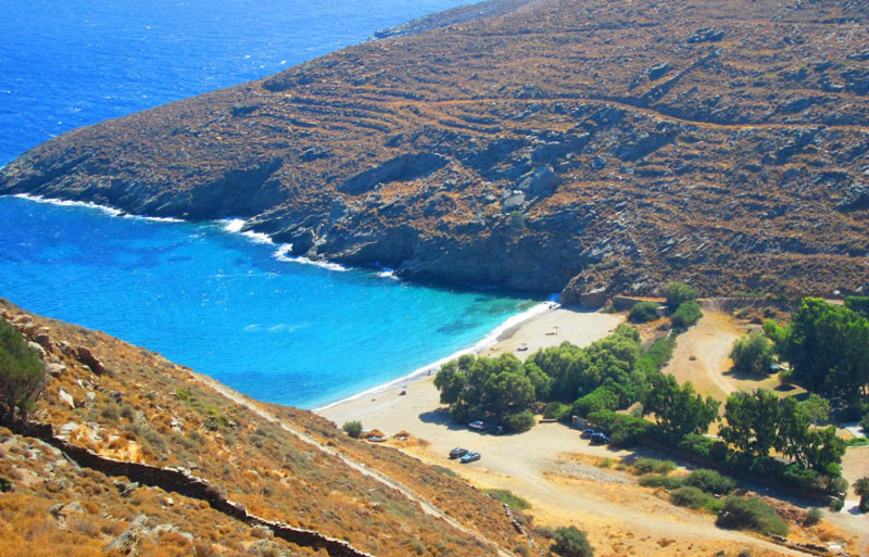 Κέα: Οι 10 κορυφαίες παραλίες του «παράδεισου» δίπλα στην Αθήνα που θες να βουτήξεις τώρα