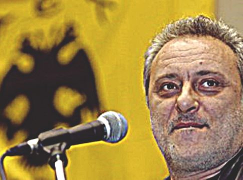 Φοβού τους χάρτινους και δώρα φέροντας, με Ψαριανό dessert