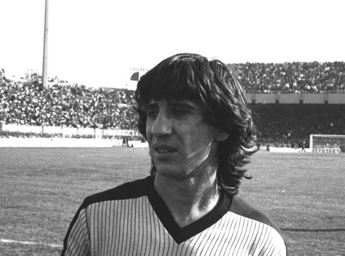 Τα χρόνια πολλά της ΑΕΚ στον «Μαύρο τον Θεό» (pic)