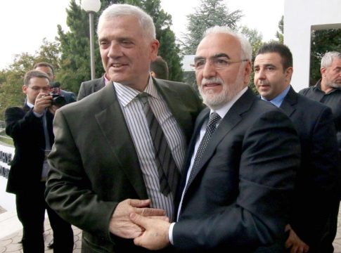 Δώσε δανεικούς στη χάρτινη Ιβάν, να ανταποδώσεις τη μεγαλοψυχία