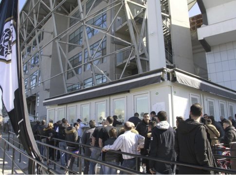 ΠΑΟΚ : Ουρές στην Τούμπα για τα εισιτήρια του τελικού
