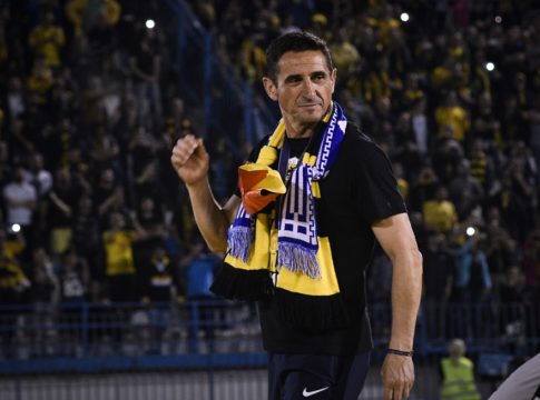 Ας έψηνε καλαμάκια ο Μανόλο, να έτρωγαν από συνήθεια τις χαρτοπετσέτες