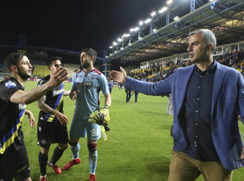 Παναιτωλικός: Το μέλλον του Δέλλα και το πλάνο για τη νέα σεζόν