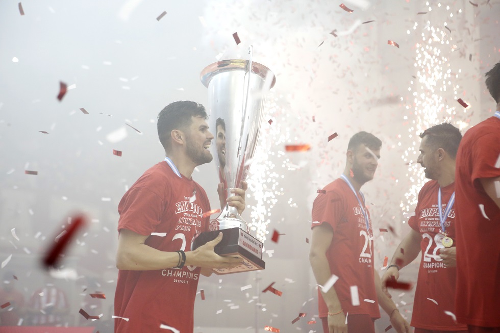 ΠΑΕ Ολυμπιακός: «Η συλλογή τροπαίων μεγαλώνει διαρκώς»