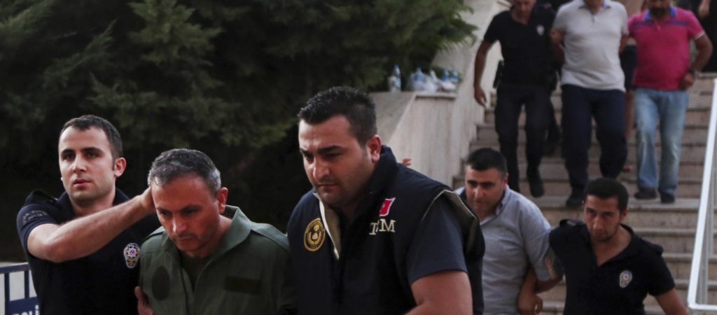 Τουρκία: Ισόβια κάθειρξη σε 100 άτομα για εμπλοκή στο αποτυχημένο πραξικόπημα
