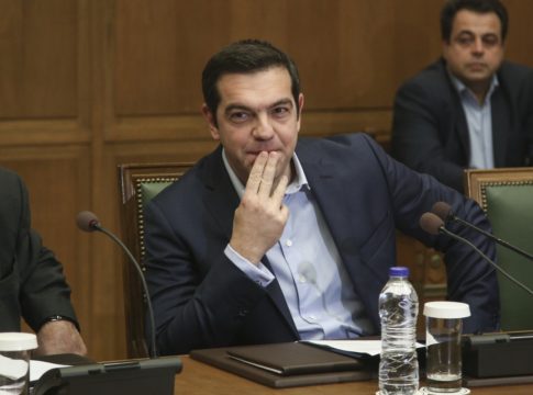 Μακεδονικό: Ο Τσίπρας ενημερώνει Παυλόπουλο και πολιτικούς αρχηγούς μες στο Σαββατοκύριακο για τις εξελίξεις