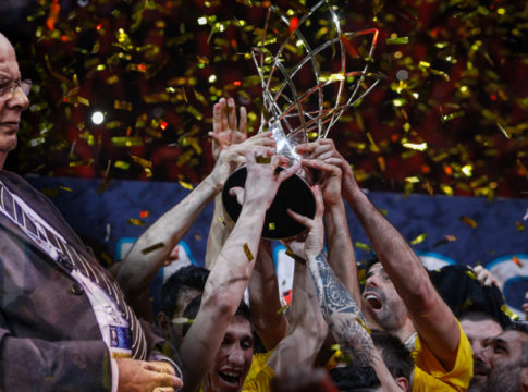 Κατρακυλά η μετοχή του