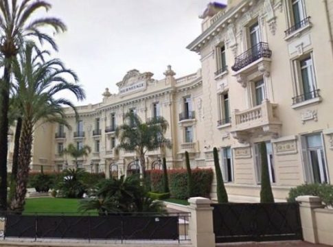 Ζευγάρι το έκανε σε μπαλκόνι ξενοδοχείου στο Μόντε Κάρλο! (pic)