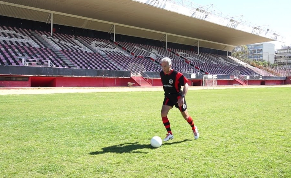 Χαζεύει κόσμο ο 72χρονος Πατρινός freestyler (vid)