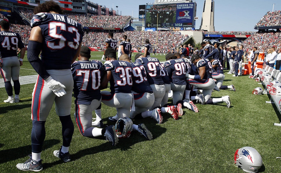NFL : «Όρθιοι ή στα αποδυτήρια κατά την ανάκρουση του εθνικού ύμνου»