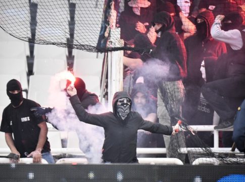 Στον εισαγγελέα οι 14 συλληφθέντες για τα επεισόδια στο ΟΑΚΑ